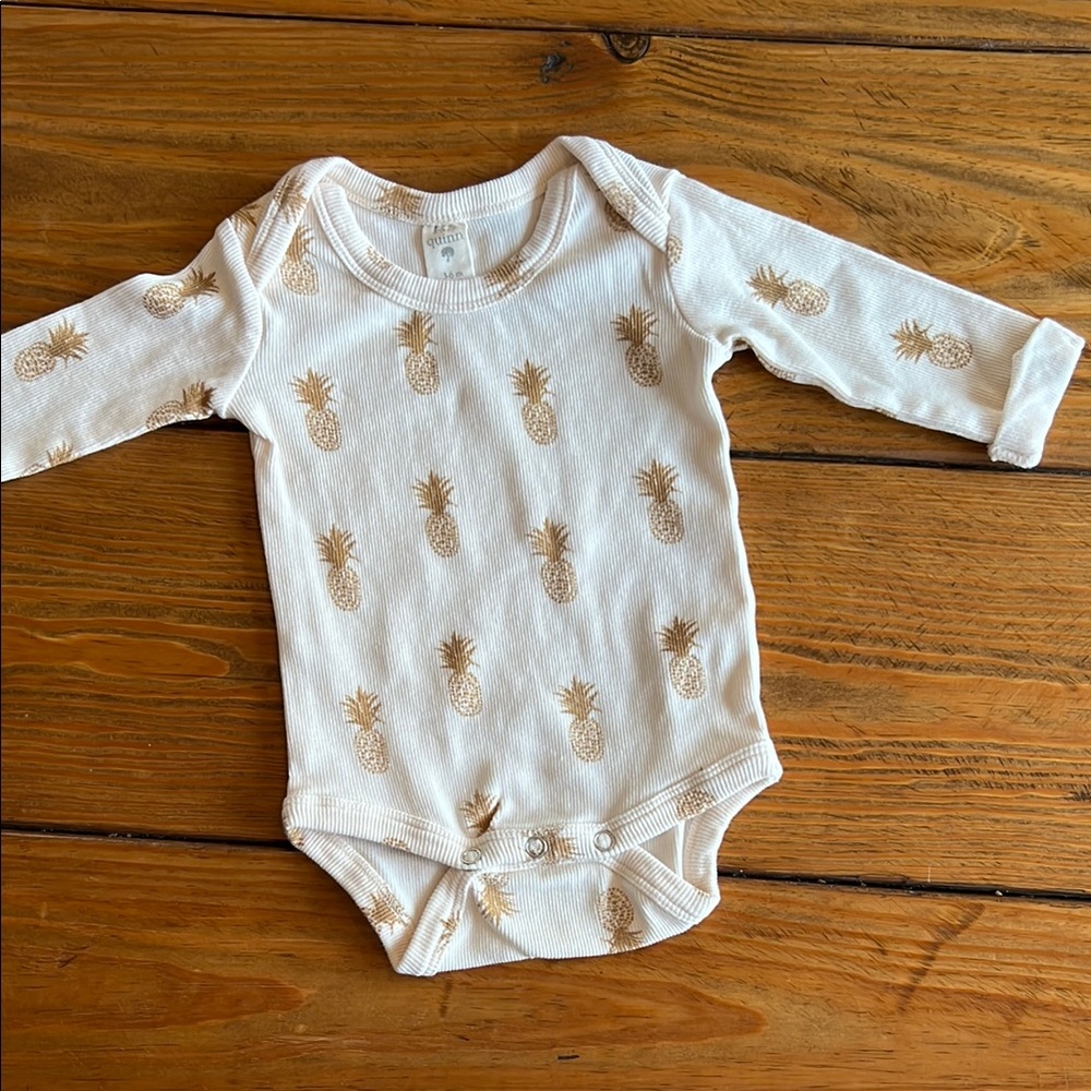 Kate Quinn 100% organic cotton long sleeve bodysuit excellent condition